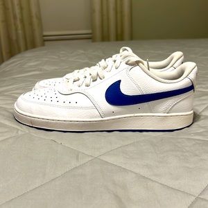 Men’s Nike Sneaker size 9.5